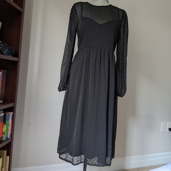 Beautiful black midi dress with sheer detail: perfect Christmas dress - Picture 5 of 12